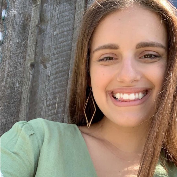 Meet your Posher, Amanda - Picture 1 of 1